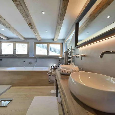 Max Chalet Kitz *