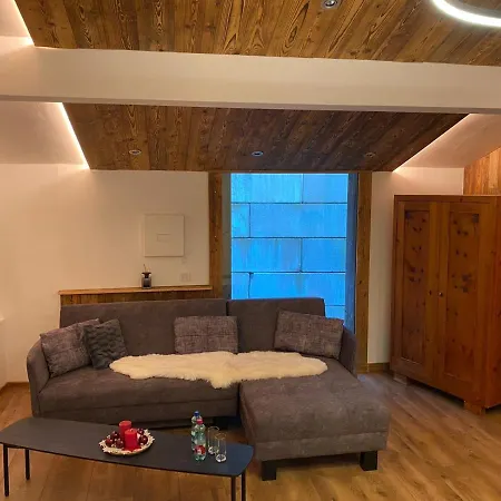 Max Chalet Kitz *