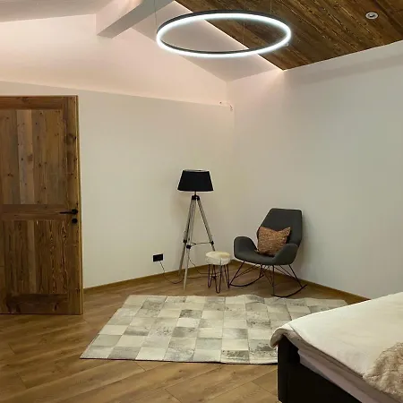 Max Chalet Kitz *